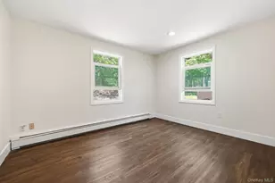 27 Lindner Pl, Smithtown, NY 11787 - Photo 17