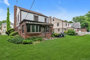 85-22 218th St, Hollis, NY 11427 - Photo 17