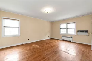 85-22 218th St, Hollis, NY 11427 - Photo 13