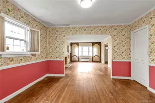 85-22 218th St, Hollis, NY 11427 - Photo 5