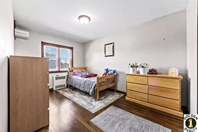 7521 Furmanville Avenue, Middle Village, NY 11379 - Photo 13