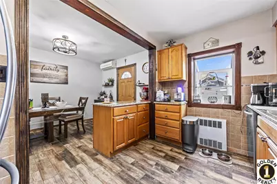 7521 Furmanville Avenue, Middle Village, NY 11379 - Photo 7