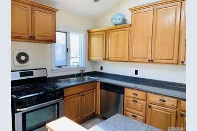 4 Willow Place, Hicksville, NY 11801 - Photo 7