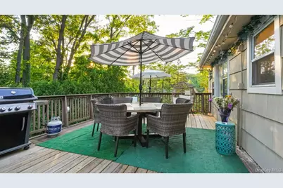25 Manor Avenue, White Plains, NY 10605 - Photo 43