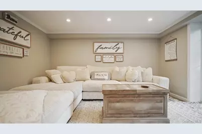 25 Manor Avenue, White Plains, NY 10605 - Photo 29