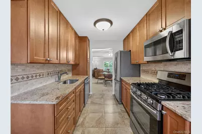 187 Doxbury Lane, Suffern, NY 10901 - Photo 7
