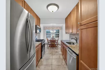187 Doxbury Lane, Suffern, NY 10901 - Photo 7