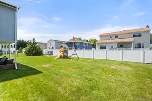 14 Plain St, Lindenhurst, NY 11757 - Photo 19