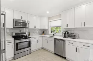 17 Lolly Ln, Centereach, NY 11720 - Photo 7