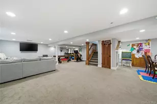 87 Laurel Dr, Massapequa Park, NY 11762 - Photo 33