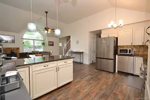 19 Fountain Rd, Rocky Point, NY 11778 - Photo 11