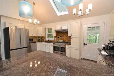 19 Fountain Road, Rocky Point, NY 11778 - Photo 9