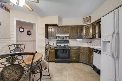 19 Gibson Boulevard, Valley Stream, NY 11581 - Photo 7