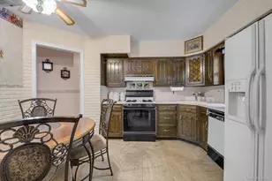 19 Gibson Blvd, Valley Stream, NY 11581 - Photo 7