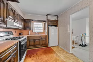 19 Gibson Blvd, Valley Stream, NY 11581 - Photo 17