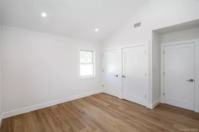 224 Hungry Harbor Road, Valley Stream, NY 11581 - Photo 25