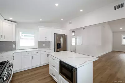 224 Hungry Harbor Road, Valley Stream, NY 11581 - Photo 11