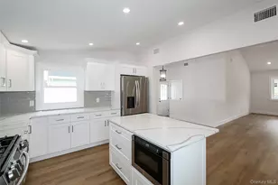 224 Hungry Harbor Rd, Valley Stream, NY 11581 - Photo 11