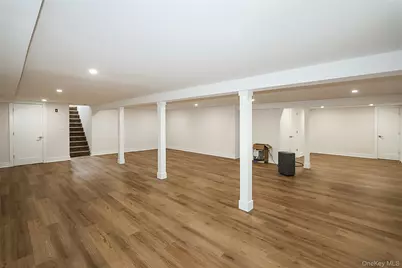 224 Hungry Harbor Road, Valley Stream, NY 11581 - Photo 19