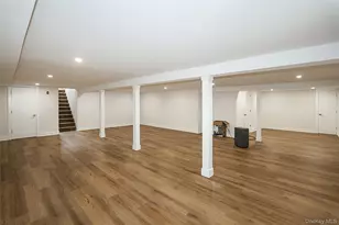 224 Hungry Harbor Rd, Valley Stream, NY 11581 - Photo 19