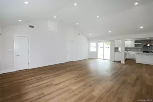 224 Hungry Harbor Rd, Valley Stream, NY 11581 - Photo 5