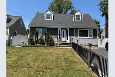 11 Chichester Rd, Huntington Station, NY 11746 - Photo 1