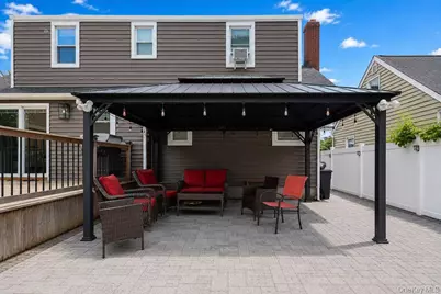 11 Chichester Rd, Huntington Station, NY 11746 - Photo 5