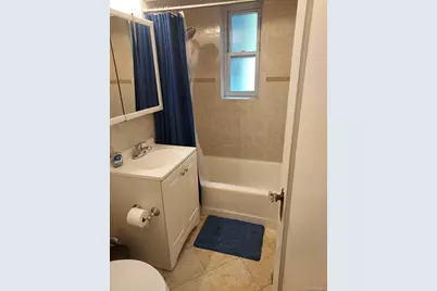 12 Hamilton Place #A8, Garden City, NY 11530 - Photo 5