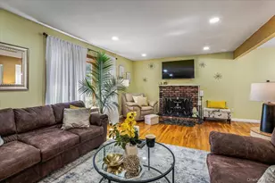 1060 Park Ave, Huntington, NY 11743 - Photo 5