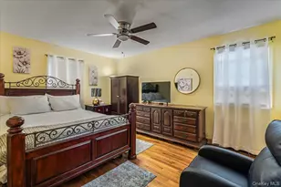 1060 Park Ave, Huntington, NY 11743 - Photo 15