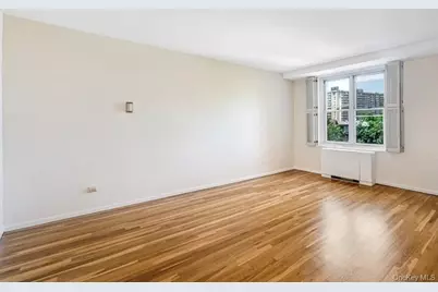 23-20 Bell Blvd #5C, Bayside, NY 11360 - Photo 11