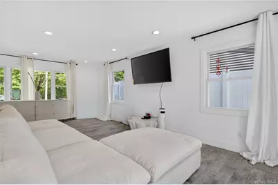 534 Riverside Avenue, Massapequa, NY 11758 - Photo 5