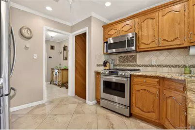 91 Myles Avenue, Levittown, NY 11756 - Photo 11