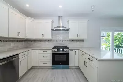 7 Alpha Place #First floor, New Rochelle, NY 10805 - Photo 9