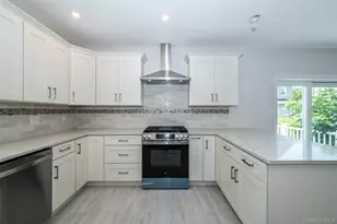 7 Alpha Pl, New Rochelle, NY 10805 - Photo 9