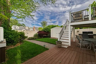 2575 Bayview Avenue, Wantagh, NY 11793 - Photo 7