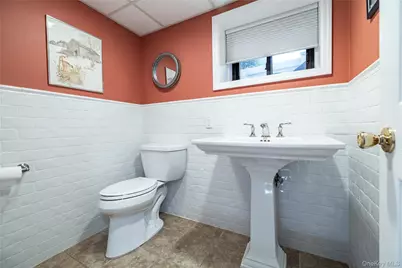 2575 Bayview Avenue, Wantagh, NY 11793 - Photo 27