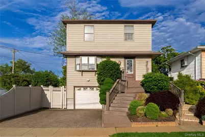 2575 Bayview Avenue, Wantagh, NY 11793 - Photo 3