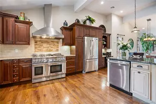 8 Melony Ave, Plainview, NY 11803 - Photo 5