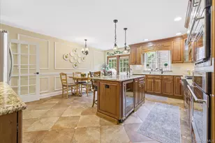124 Peterhoff Ave, Malverne, NY 11565 - Photo 11