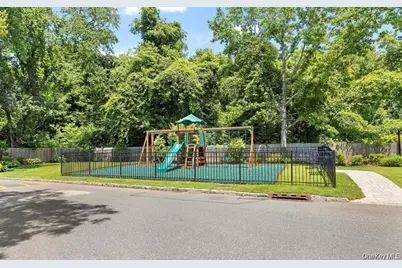 12 Hampton Way, Woodbury, NY 11797 - Photo 21