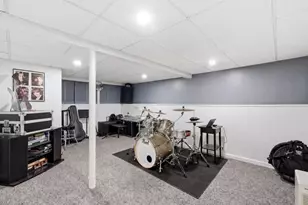 123 Meroke Ln, East Islip, NY 11730 - Photo 25