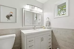 123 Meroke Ln, East Islip, NY 11730 - Photo 9