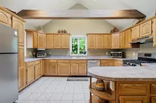 123 Meroke Ln, East Islip, NY 11730 - Photo 21