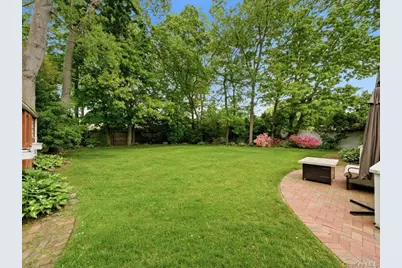 123 Meroke Lane, East Islip, NY 11730 - Photo 31