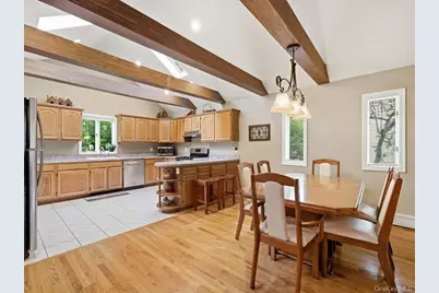 123 Meroke Lane, East Islip, NY 11730 - Photo 17
