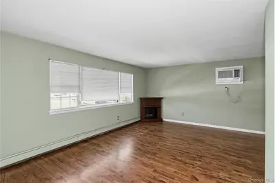 4 Patricia Court, Bethpage, NY 11714 - Photo 5