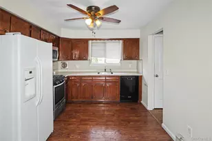4 Patricia Ct, Bethpage, NY 11714 - Photo 13