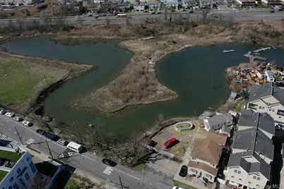 306 Seagirt Avenue, Far Rockaway, NY 11691 - Photo 5