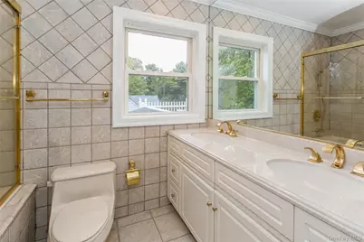 1566 Pebble Lane, Hewlett, NY 11557 - Photo 37